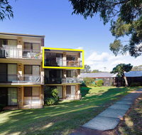 54 'Bay Parklands' 2 Gowrie Avenue - air con pool tennis courtchild friendly - Accommodation Coffs Harbour
