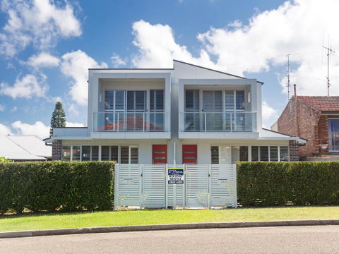 7 Judith Street - Stunning Duplex With Ducted Air - Accommodation Coffs Harbour 0