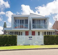 7a Judith Street - stunning duplex with ducted air conditioning - Accommodation Coffs Harbour