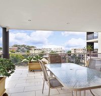 8 'Carrington' 15 Government Road - spacious unit with air conditioning and lift - Accommodation Coffs Harbour