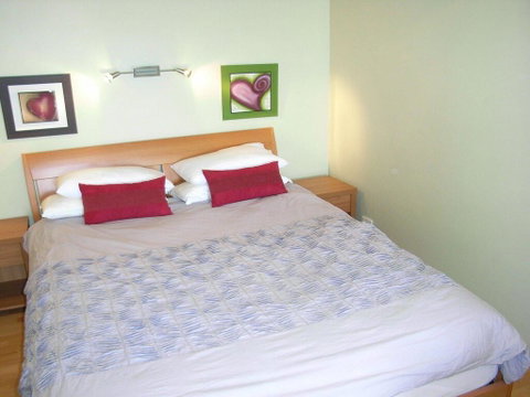 9 'Blue Vista', 13 Victoria Parade - Studio With Stunning Views - Accommodation Coffs Harbour 3