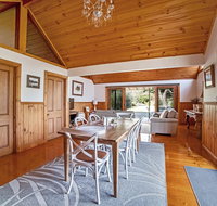 Abrahams On Bank - Accommodation Coffs Harbour