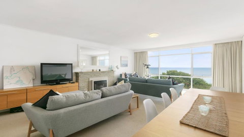 ABSOLUTE BEACHFRONT - FRANKSTON - Accommodation Coffs Harbour 0