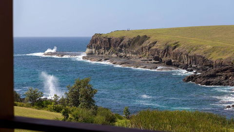 Absolute Oceanfront Cottage - Accommodation Coffs Harbour 1