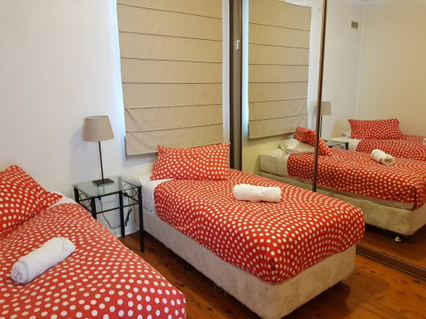 Accommodation Sydney North Shore: Frenchs Forest 3 Bedroom House - Accommodation Coffs Harbour 3