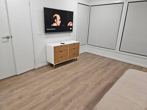 E 4 Room Retreat Family Friendly - Accommodation Coffs Harbour 2