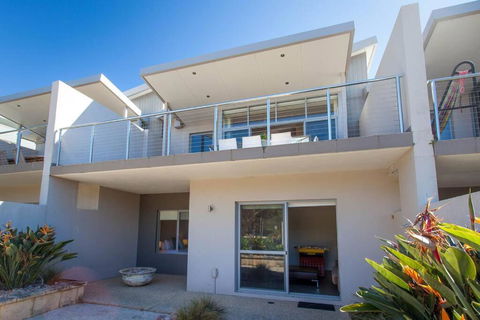 Eagle Escape I Private Properties - Accommodation Coffs Harbour 1