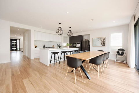 EDEN Spacious Torquay Family Escape - Accommodation Coffs Harbour 0