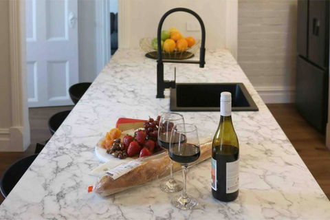 EDW19 - Stylish 2-Bed, 2-Bath Townhose In Drummoyne - Accommodation Coffs Harbour 1