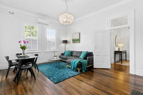 EDW19 - Stylish 2-Bed, 2-Bath Townhose In Drummoyne - Accommodation Coffs Harbour 3