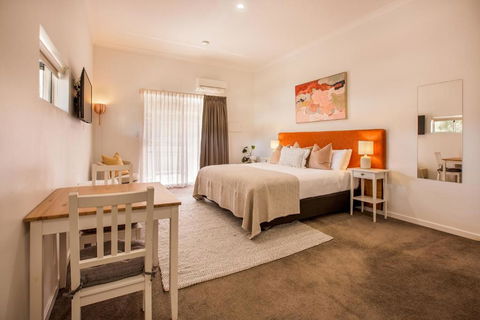 EM Apartments - Accommodation Coffs Harbour 3