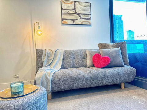 ES2410-2Bed 2Bath Vision Apt With Balcony, Pool & Gym - Accommodation Coffs Harbour 1