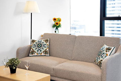 EPORO Tower Modern Apartments Melbourne Central CBD - Accommodation Coffs Harbour 2
