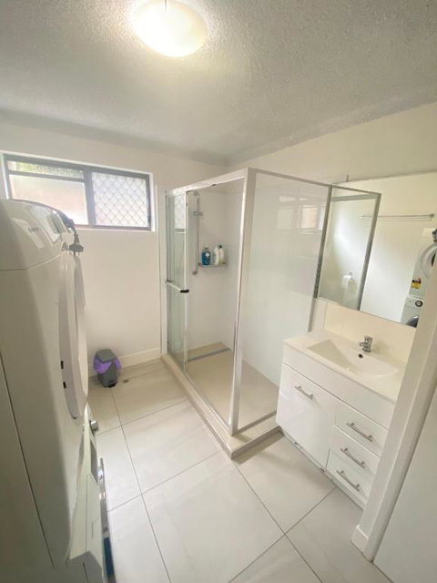 Fabulous Canal-front Unit In Mooloolaba - Accommodation Coffs Harbour 2
