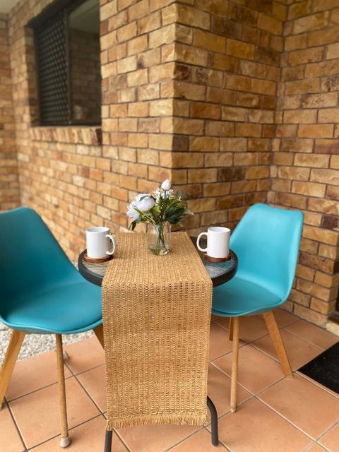Fabulous Canal-front Unit In Mooloolaba - Accommodation Coffs Harbour 3