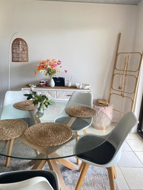 Fabulous Canal-front Unit In Mooloolaba - Accommodation Coffs Harbour 4