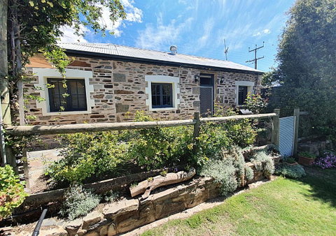 Griffiths Cottage - Accommodation Coffs Harbour 0
