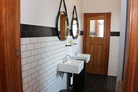 Guildford Hotel - Accommodation Coffs Harbour 3