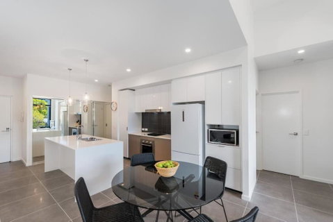 H6B - Round About Bulimba - Accommodation Coffs Harbour 0