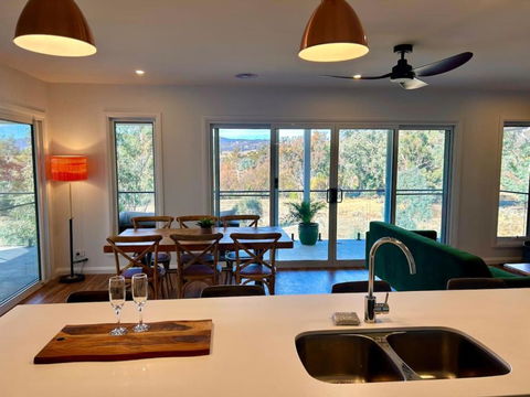 House On The Hill - Accommodation Coffs Harbour 0