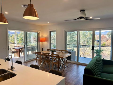 House On The Hill - Accommodation Coffs Harbour 1