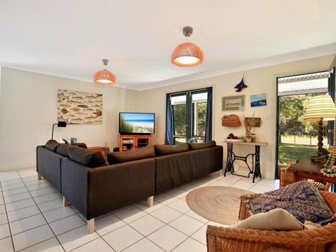 Innisfree I Pet Friendly I 2 Mins To Beach - Accommodation Coffs Harbour 1