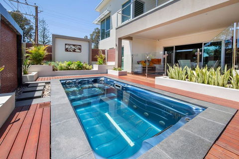 Adelphi Waterfront 2 Bedroom Ground Floor Home - Accommodation Coffs Harbour 1