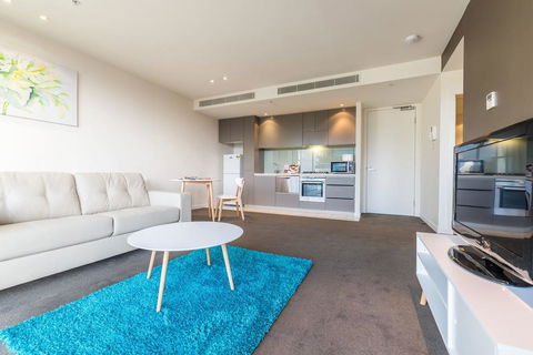Albert Park City View Stylish 1 Bedroom Apartment - Accommodation Coffs Harbour 1
