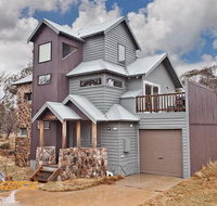 Alyeska - Accommodation Coffs Harbour