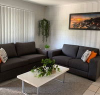 Andergrove Home with a Garden View-Wi-fi  Netflix - Accommodation Coffs Harbour