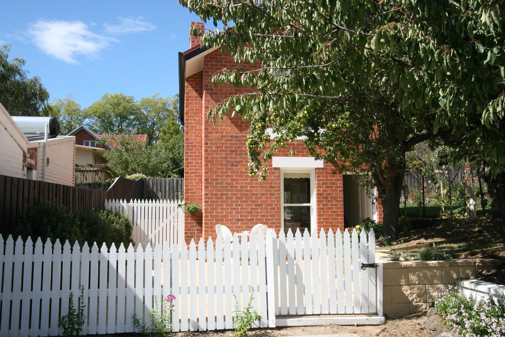 Hobart ACT Accommodation Coffs Harbour