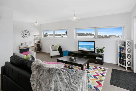 APOLLO 13 PENTHOUSE - Free Wifi & Huge Terrace! - Accommodation Coffs Harbour 1