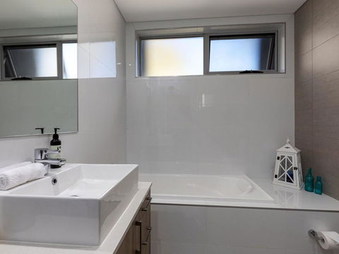 Aqua View (By Jervis Bay Rentals) - Accommodation Coffs Harbour 2