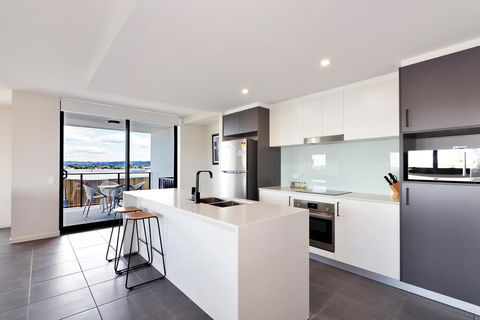 Arise Hedge - Accommodation Coffs Harbour 2