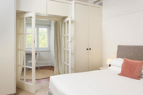 Art Deco Oasis Minutes From The City - Accommodation Coffs Harbour 1