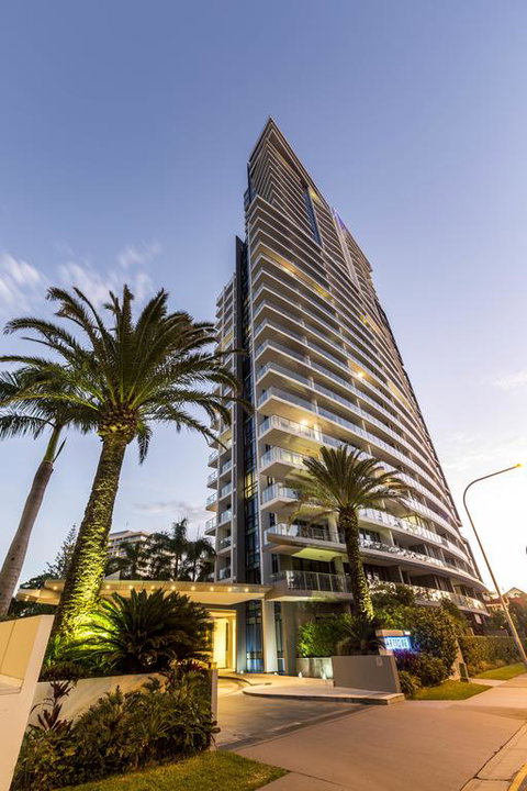 Artique Surfers Paradise - Official - Accommodation Coffs Harbour 3