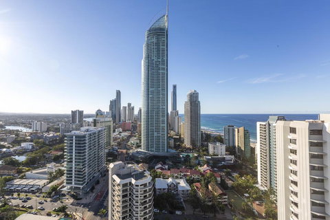 Artique Surfers Paradise - Official - Accommodation Coffs Harbour 1