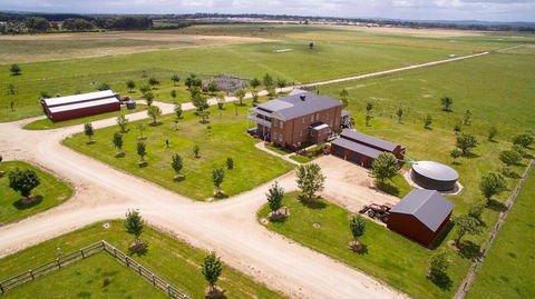 Luxury Pennsylvania Farm House In Langlang Town - Accommodation Coffs Harbour 2