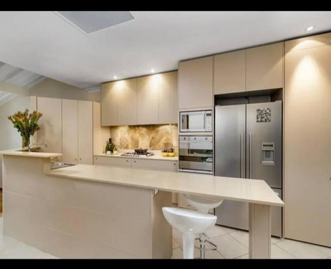 Luxury Retreat Home - 4bed House W/Parking - Mins From CBD - Accommodation Coffs Harbour 3