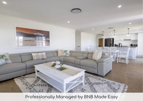 Luxury On Lesmurdie - Close To Zoo & Golf Club - Accommodation Coffs Harbour 0