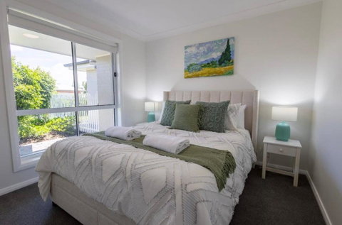 Luxury On Lesmurdie - Close To Zoo & Golf Club - Accommodation Coffs Harbour 1