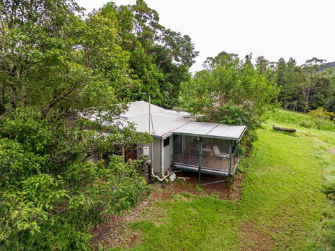 Mena Creek Flower House - Accommodation Coffs Harbour 3