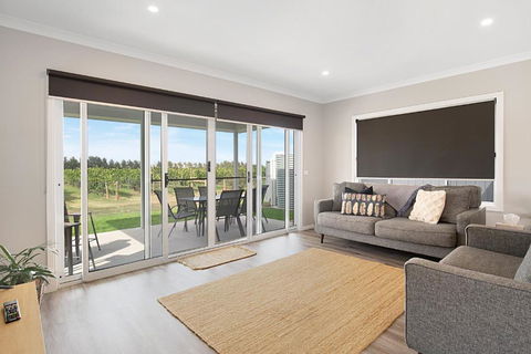 Milawa Vineyard Views - Guesthouse 1 - Accommodation Coffs Harbour 3