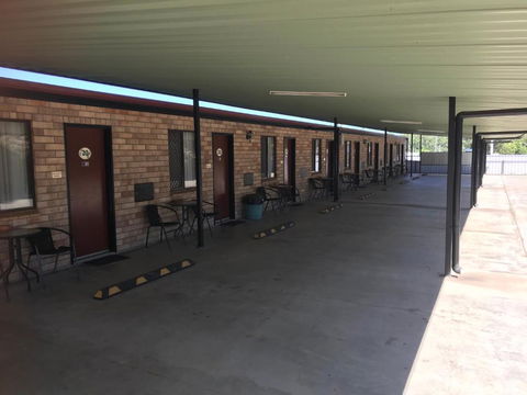 Miles Outback Motel - Accommodation Coffs Harbour 2