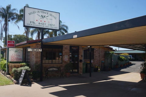 Miles Outback Motel - Accommodation Coffs Harbour 1