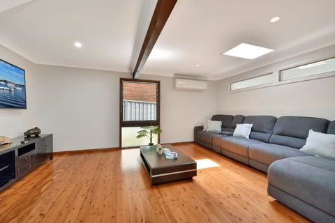 NEW PropertyBreezy Bayside Haven At Brightwaters - Accommodation Coffs Harbour 2