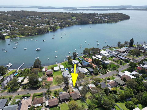 NEW PropertyBreezy Bayside Haven At Brightwaters - Accommodation Coffs Harbour 0