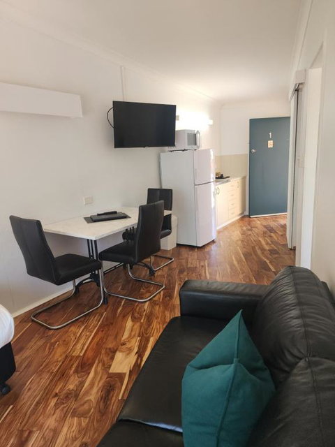 Motel Miramar - Accommodation Coffs Harbour 2