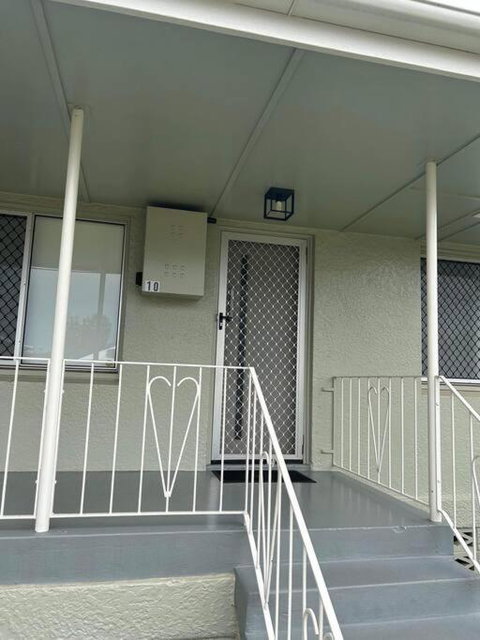 Mt Isa - Emerald Gem 3 Bedroom Home QUIET AREA - Accommodation Coffs Harbour 1