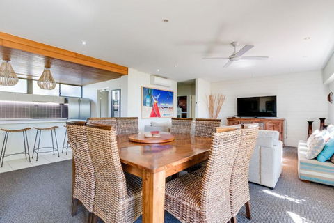 Nautilus Beachfront Villas & Spa - Accommodation Coffs Harbour 2